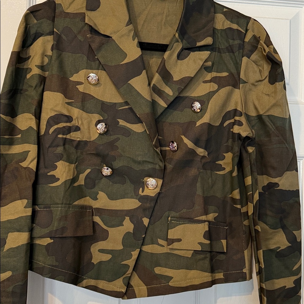 Camouflage Double-Breasted Women's Jacket - Picture 4 of 5